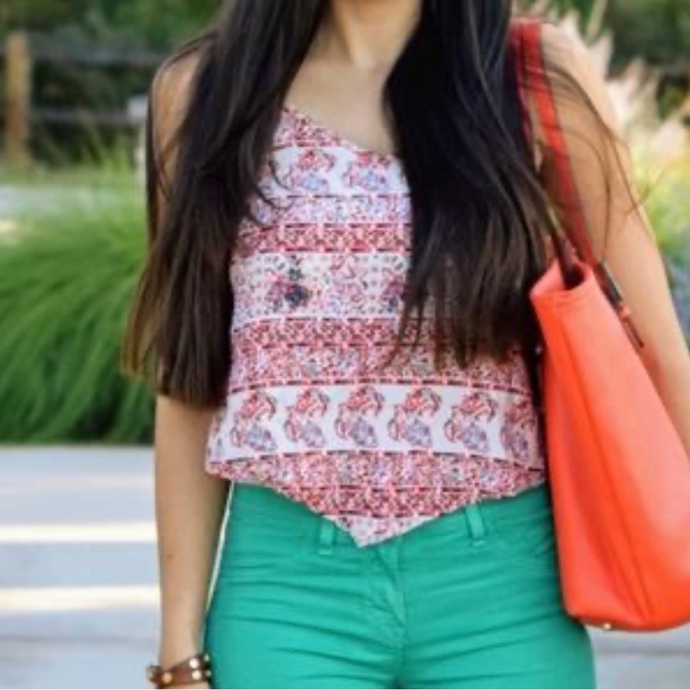 Xhilaration Woman’s Pink Crop Top Size Medium